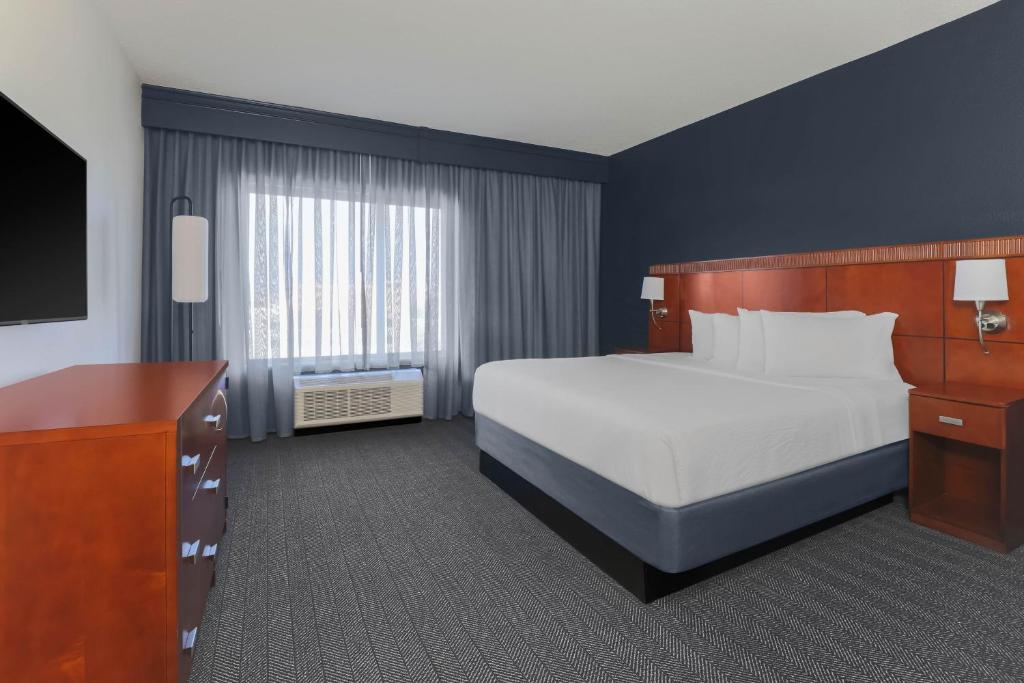 Courtyard Austin Airport Hotel