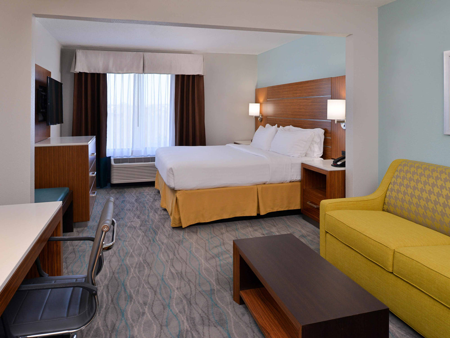 Turn 12 + Holiday Inn Express & Suites Package